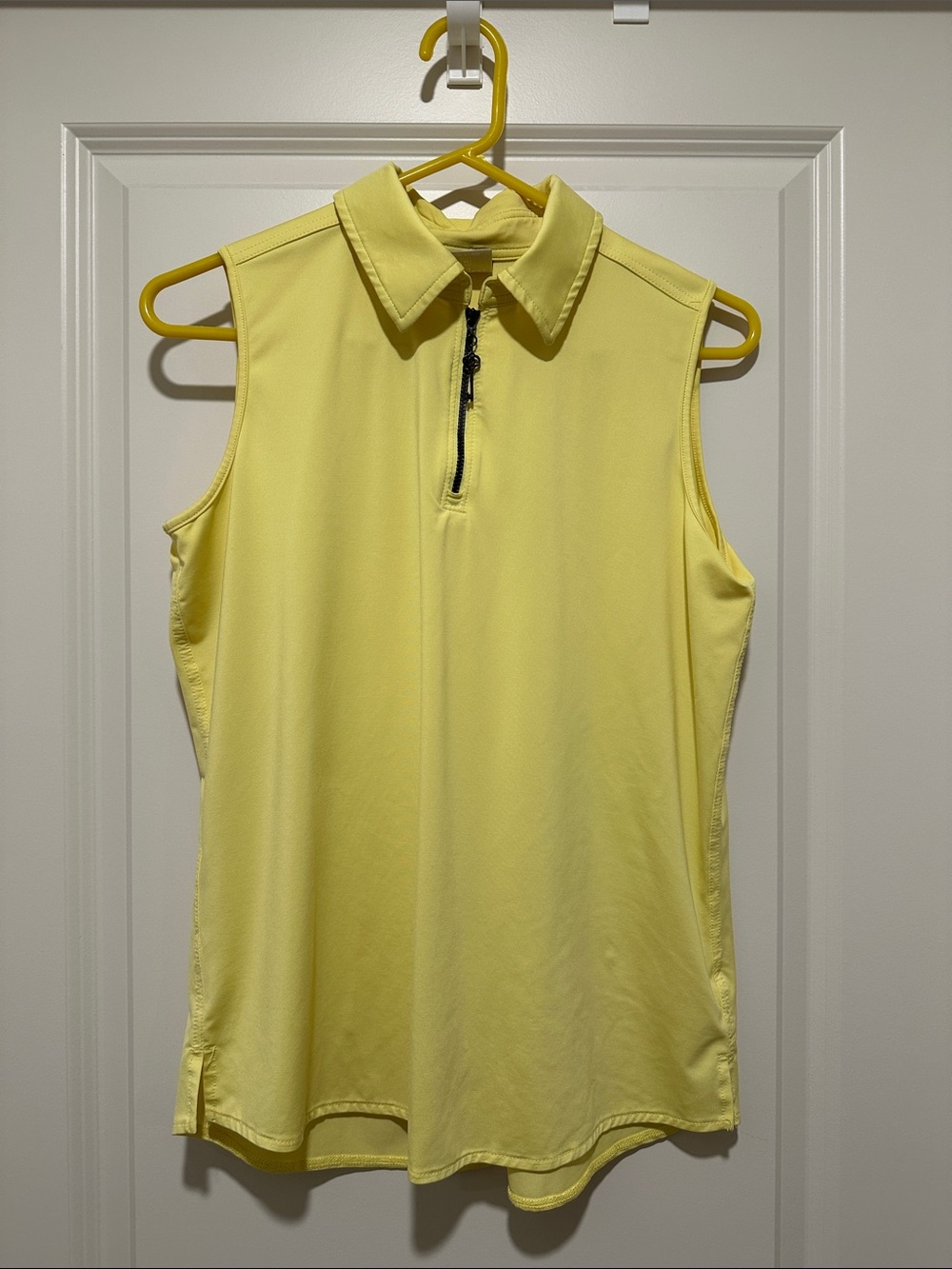 Golf Top Belyn Key Sleeveless Polo Tank Top in Light Yellow